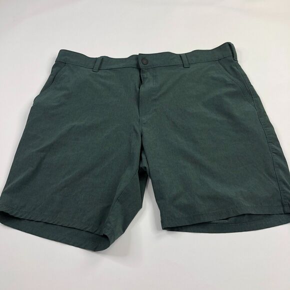 GH Bass Shorts 40 Green Cargo Pockets Outdoors Hiking Camp EUC Stretch - Picture 1 of 7